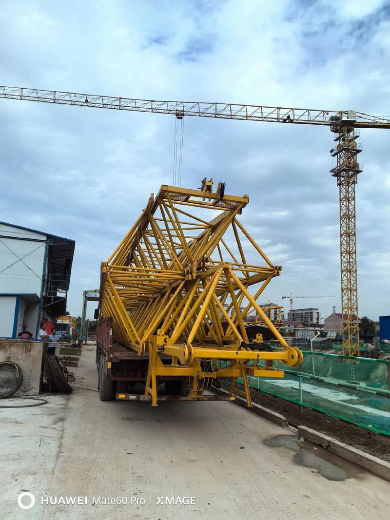 陜西龍勝翔建筑工程 優(yōu)質(zhì)70塔機(jī)長(zhǎng)期租賃服務(wù)